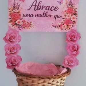 Abrace uma mulher que...